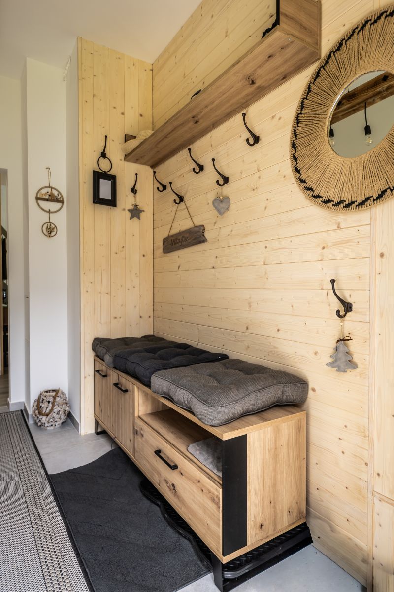 Už vstup prezrádza príjemnú atmosféru s vôňou dreva.