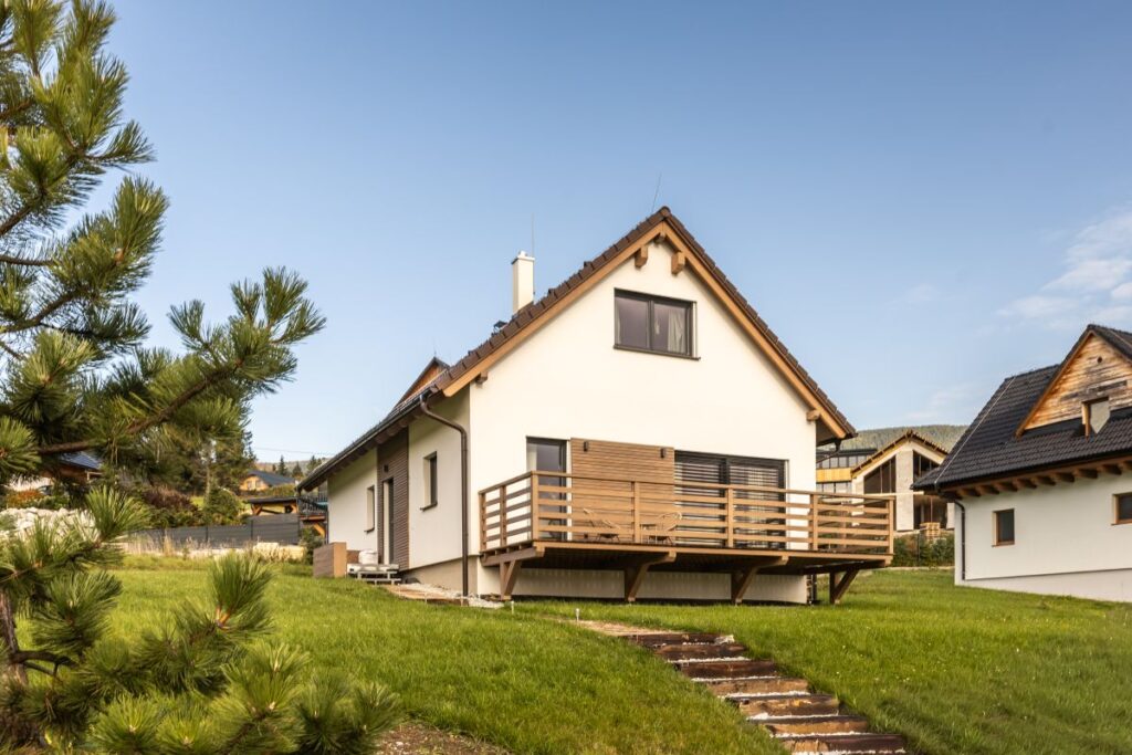 Chalupa pod Oravskou Magurou: Únik z mesta za lyžovačkou do novej drevostavby