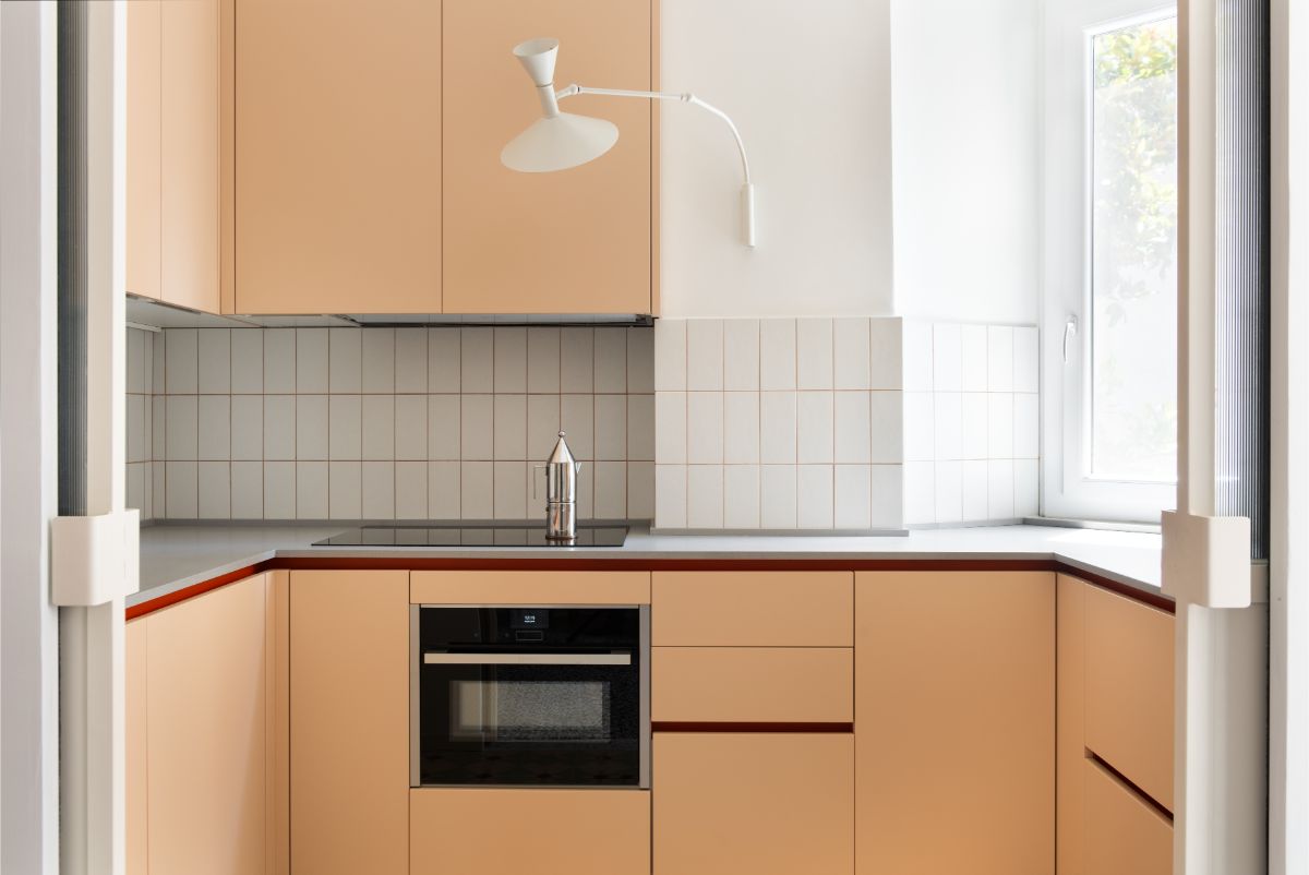 Dizajn kuchyne v tvare písmena U pripomína kuchyne z minulého storočia.