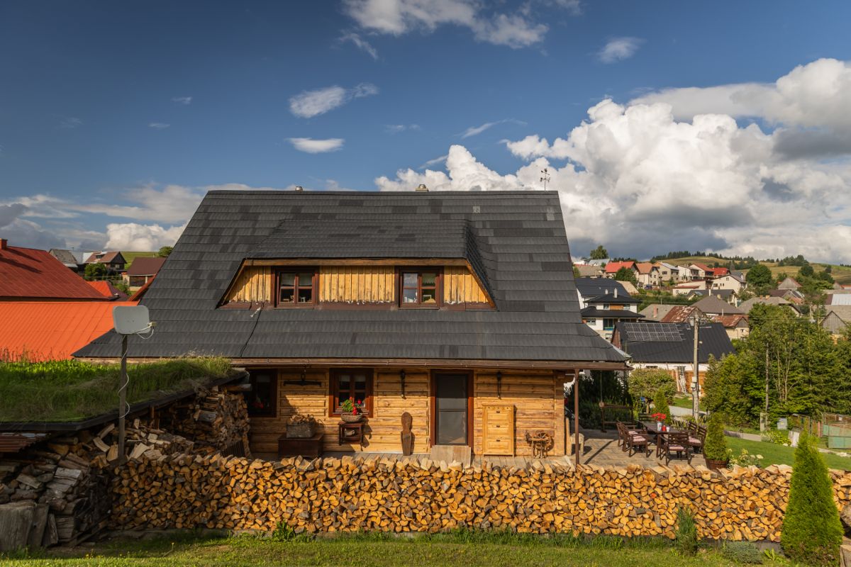 Dom stojí už viac než 10 rokov a stále sa mení. Rovnako ako sa mení rodina a ich potreby.