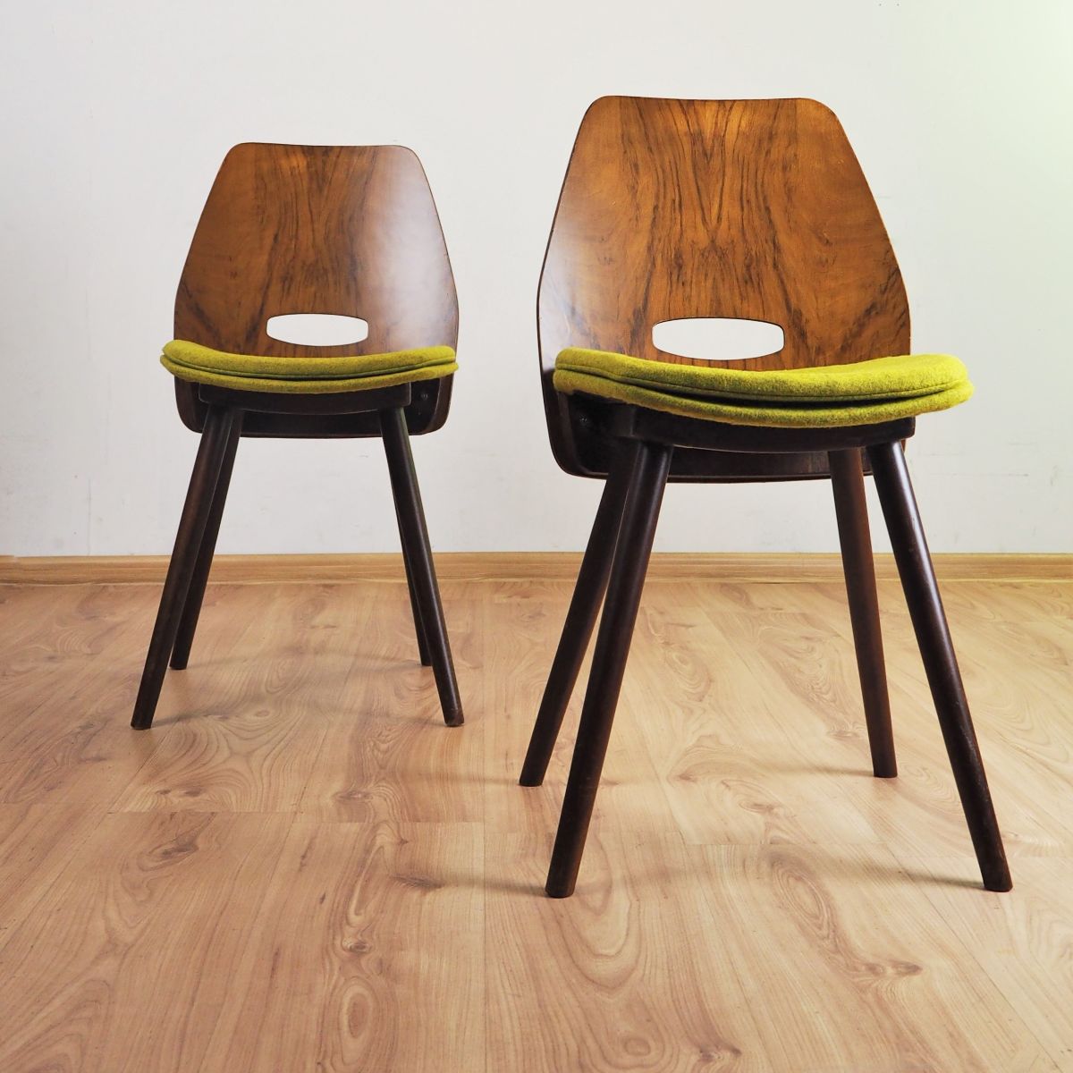 Retro stoličky od Františka Jiráka.