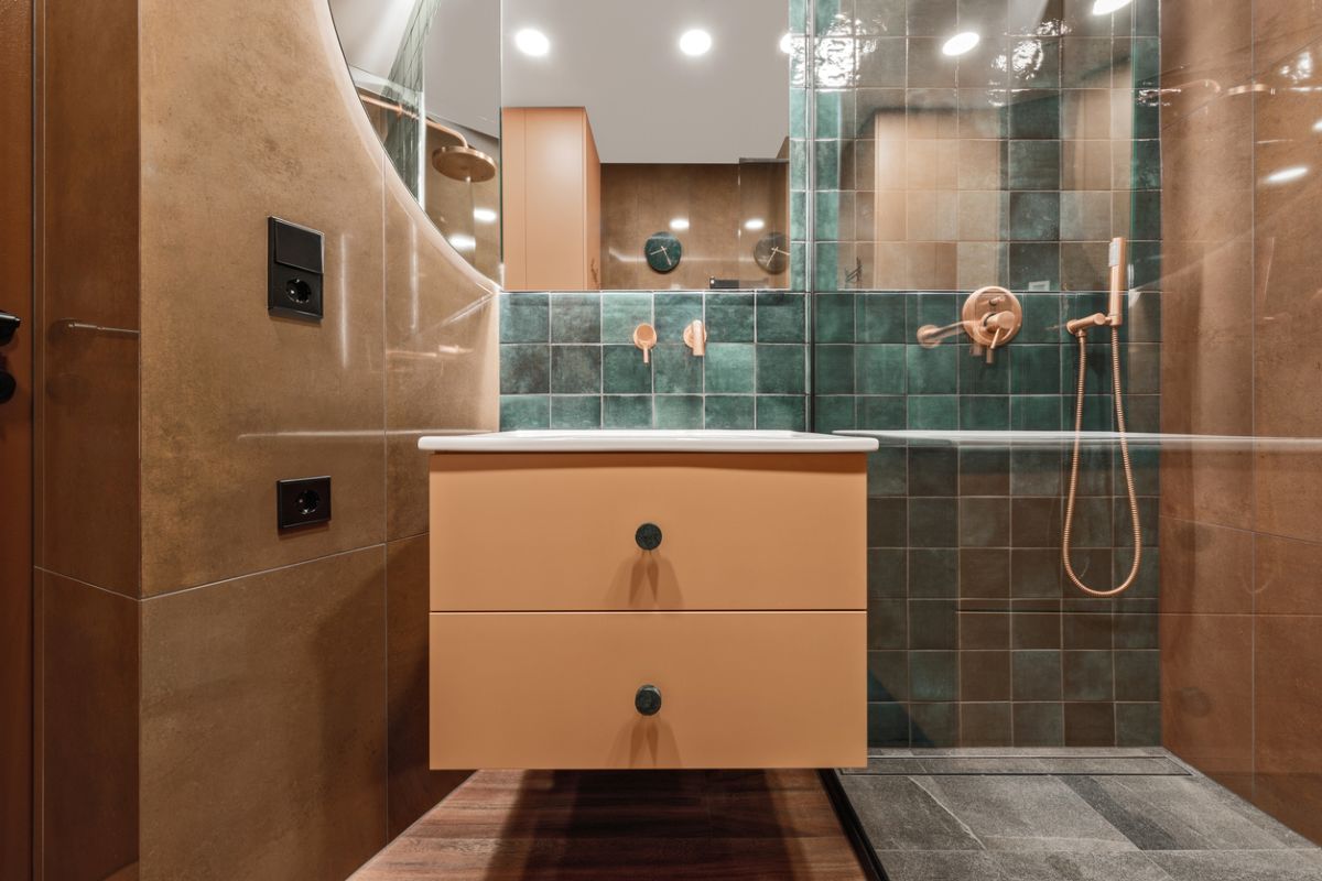 Ak chcete dosiahnuť dramatickejší efekt, kombinujte terakotovú s odtieňmi modrej či zelenej.