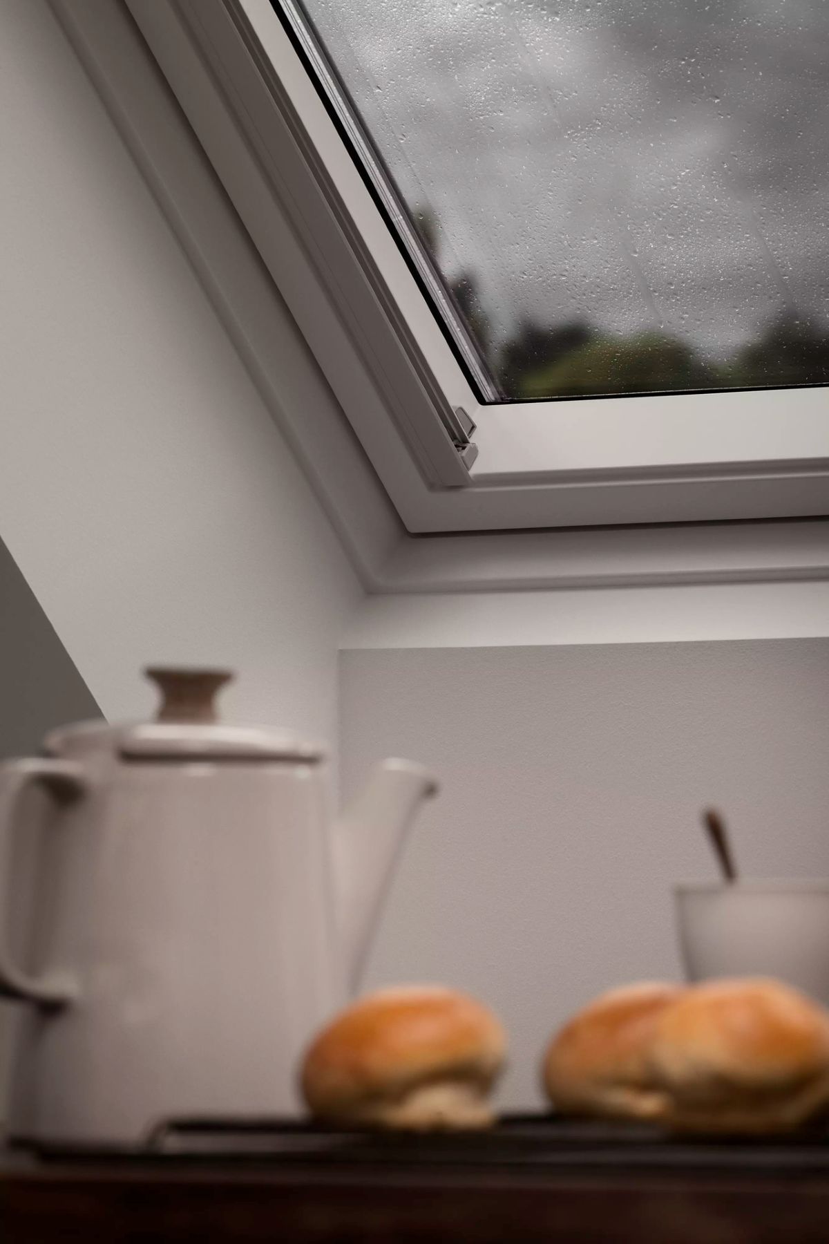 Detail na podkrovné okno Velux.