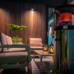 Plynový ohrievač pri pohodlnom sedení na terase počas večera.