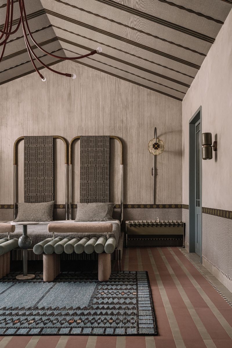 Pri stavbe kládli architekti dôraz aj na udržateľnosť materiálov a dlhú životnosť, aby dom mohol starnúť pomaly a s gráciou.