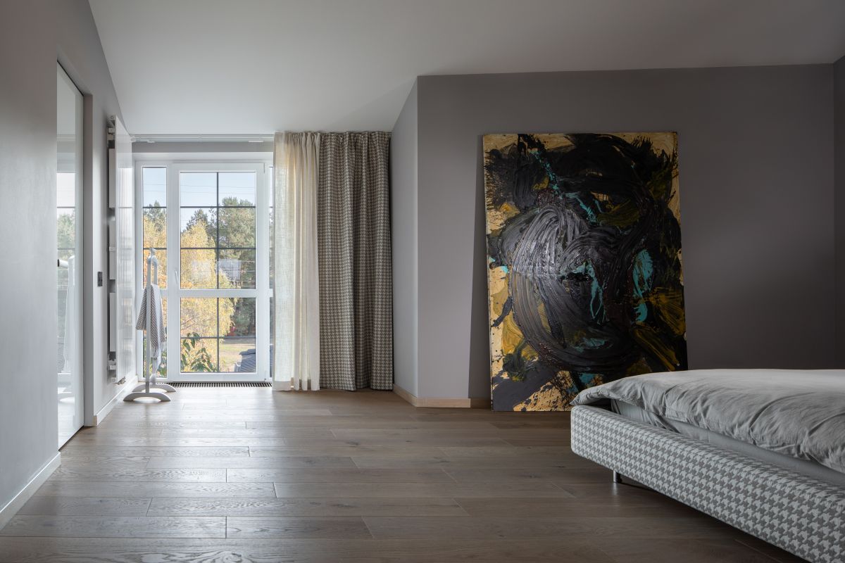 Na poschodí sa okrem domácich môžu vyspať aj hostia.