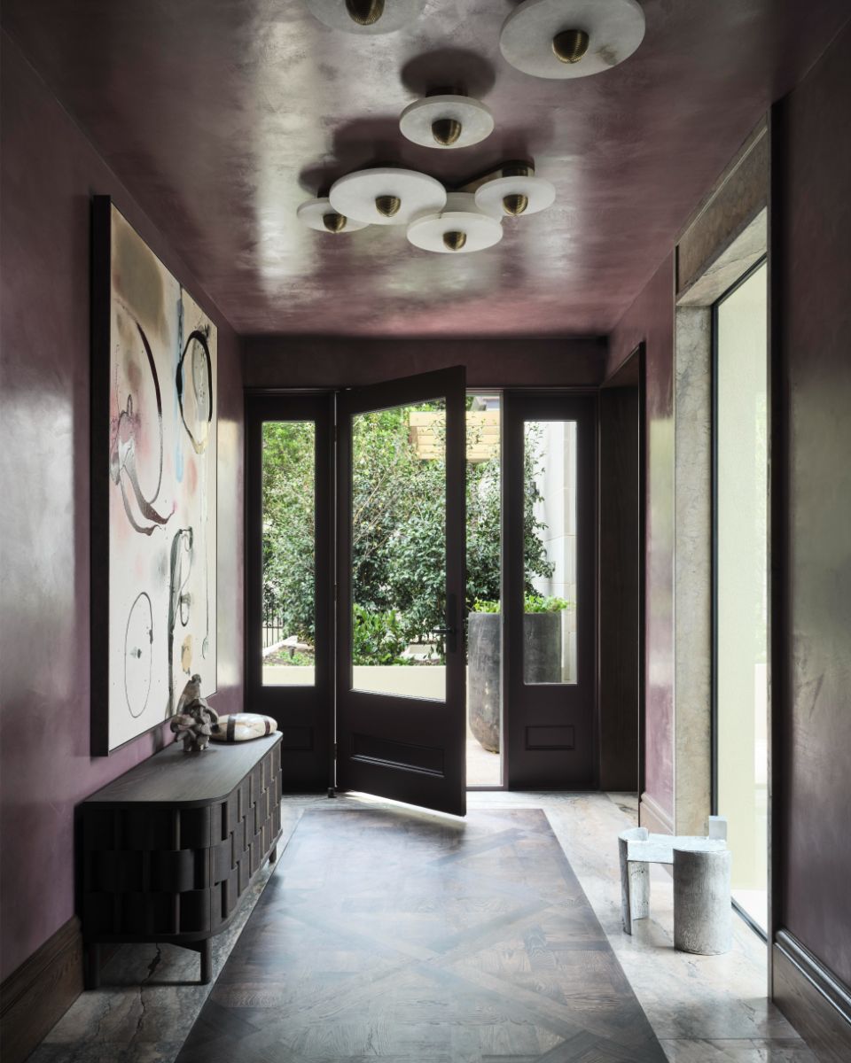 Na realizácii bývania sa podieľali najlepší výrobcovia a remeselníci z rôznych častí sveta.