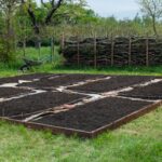 Záhony bez rýľovania.