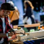 Lukáš Urblík pri majstrovaní na Festivale záhrad a hobby.