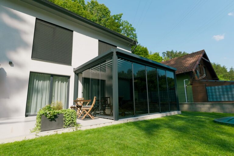 Zasklenie Glendea na terase rodinného domu.