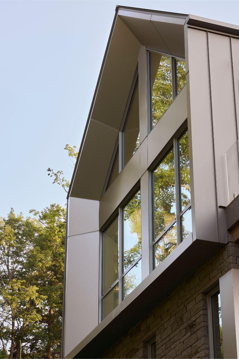 Dom je cielene postavený tak, aby stieral hranice medzi interiérom a exteriérom.