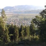 Výhľad z kopca na Tepličku nad Váhom.