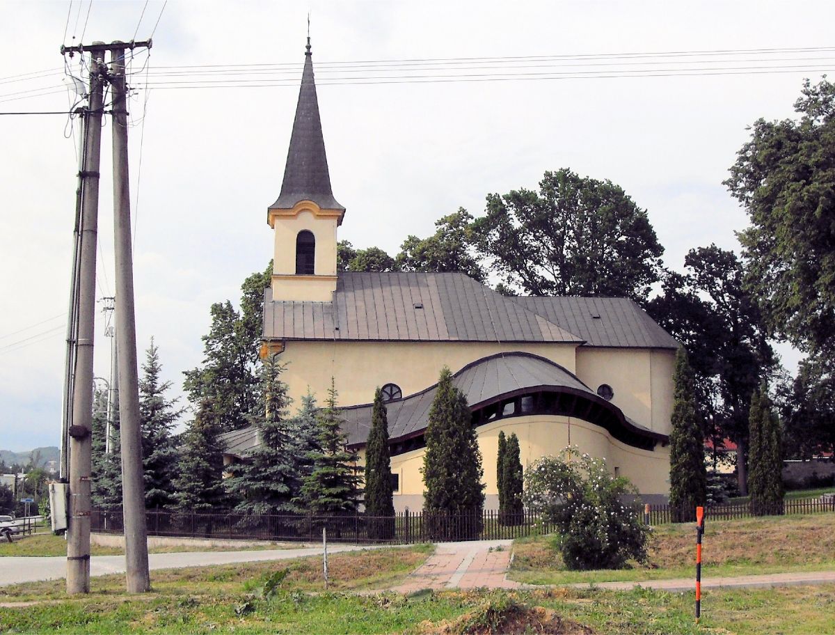 Kostol navštívenia Panny Márie v Malej Ide.
