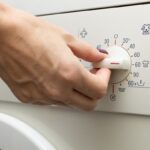 Detail na nastavovanie teploty prania.