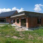 Tehlová hrubá stavba so stavebným systémom Heluz.