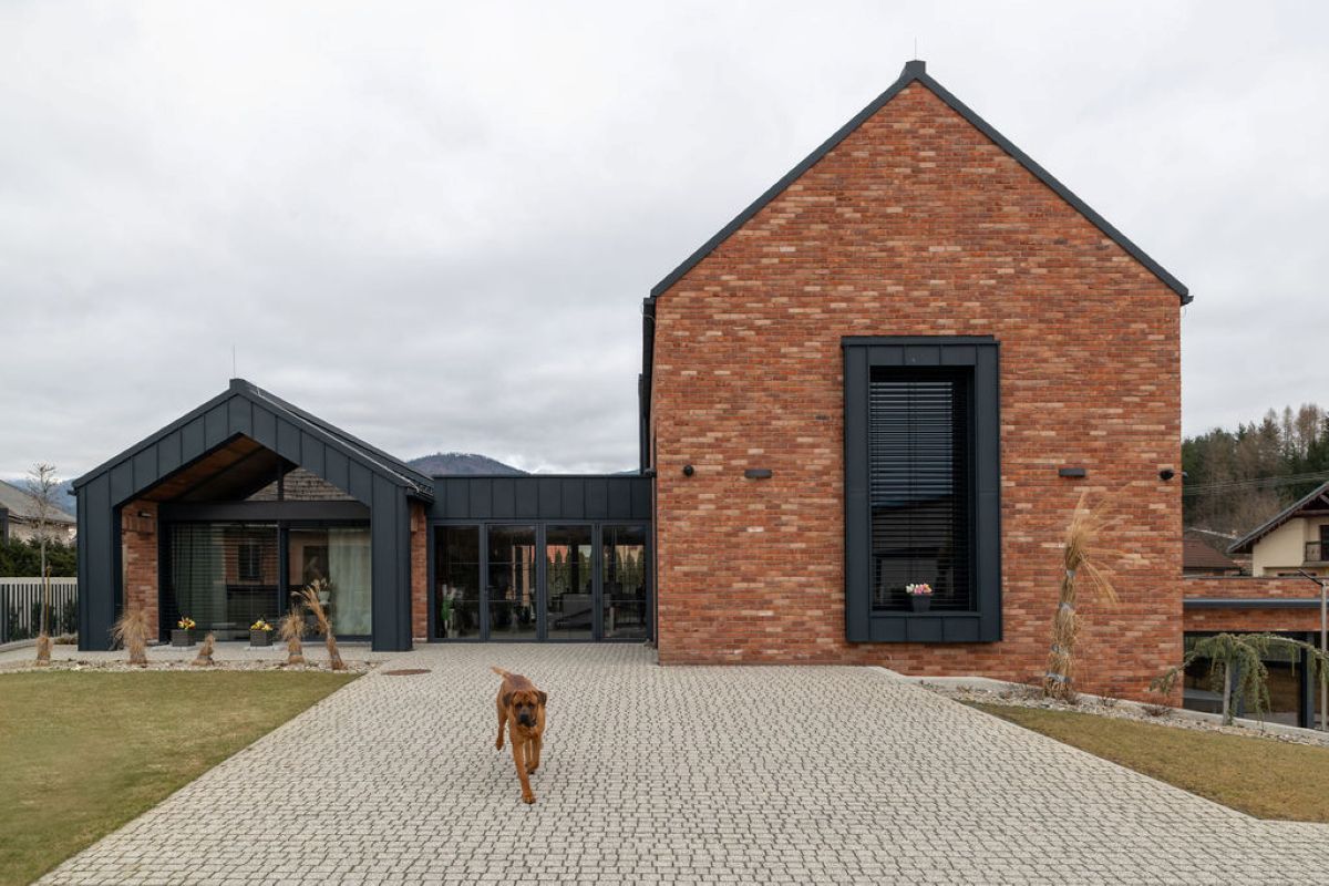 Domy z jednovrstvového muriva sú odolnejšie, majú dlhšiu životnosť aj lepšiu vnútornú klímu.