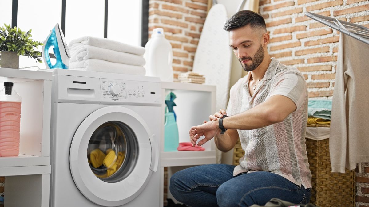 Ak nechcete aby vás hluk práčky rušil pri práci či návšteve, naplánujte si pranie mimo tohto časového obdobia. 