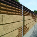 Protihluková stena z tvaroviek Durisol.