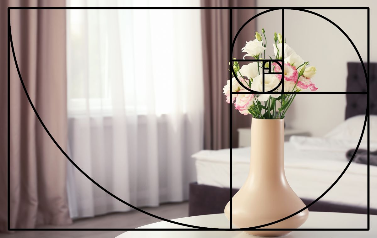 Pravidlo 2:3 je zjednodušenou verziou zlatého rezu. Umožňuje nastaviť si proporcie nábytku v miestnosti tak, aby pôsobila vyvážene.