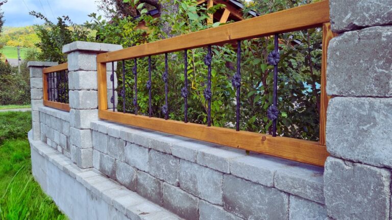 Plot s tvárnic Granublok sivá s výplňou.