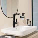 Vodovodná batéria GROHE Lineare vo farbe Matte Black.