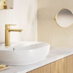 Vodovodná batéria GROHE Lineare vo farbe Brushed Cool Sunrise.