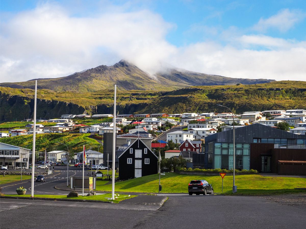 Islandský polostrov Snæfellsnes vyniká nielen krásnou prírodou, ale aj architektúrou. Napríklad v rybárskej dedinke Olafsvik.